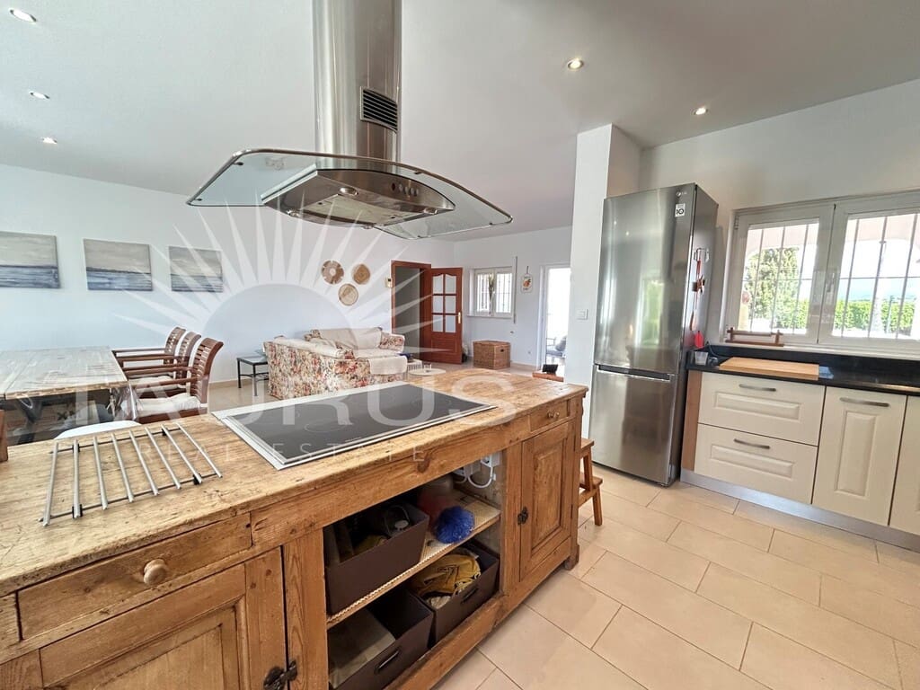 3 bedroom Villa for sale in Vinuela with pool garage - € 590,000 (Ref: 10166288)