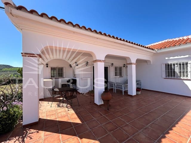3 bedroom Villa for sale in Viñuela with pool garage - € 590,000 (Ref: 10166288)
