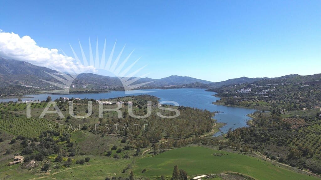 3 bedroom Villa for sale in Vinuela with pool garage - € 590,000 (Ref: 10166288)