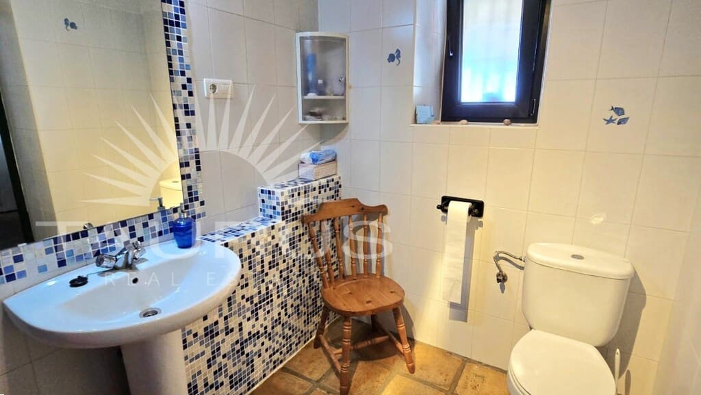 4 bedroom Villa for sale in Competa with pool garage - € 449,950 (Ref: 10168365)