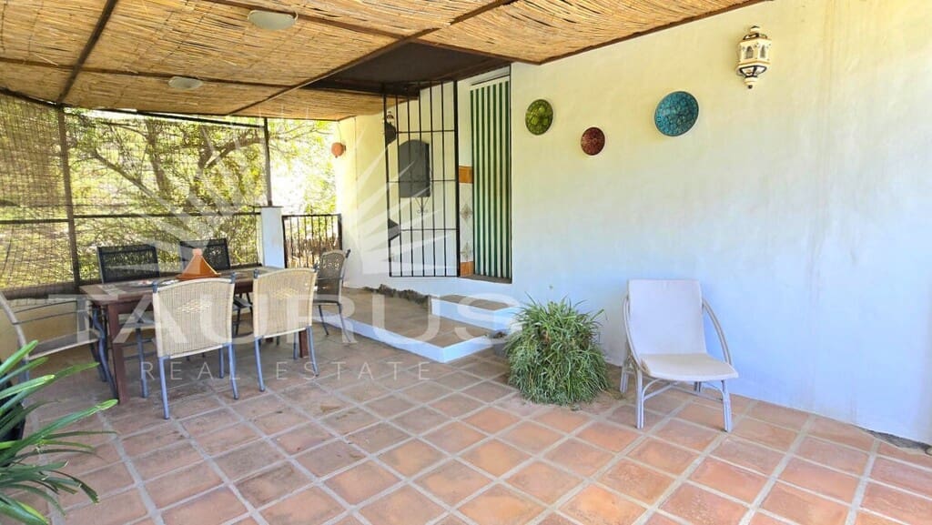 4 bedroom Villa for sale in Competa with pool garage - € 449,950 (Ref: 10168365)