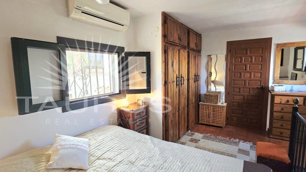 4 bedroom Villa for sale in Competa with pool garage - € 449,950 (Ref: 10168365)