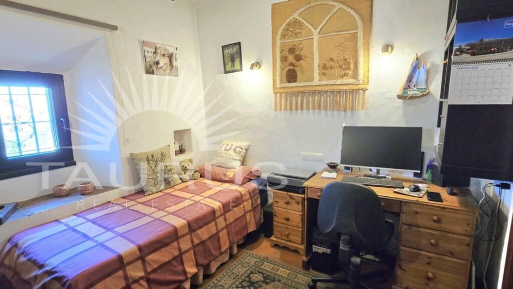 4 bedroom Villa for sale in Competa with pool garage - € 449,950 (Ref: 10168365)