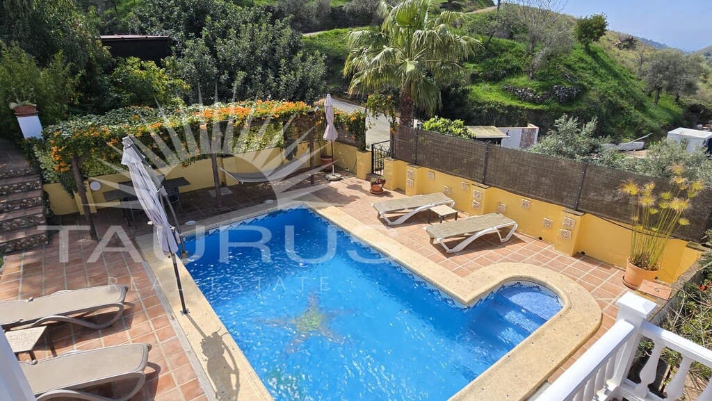4 bedroom Villa for sale in Competa with pool garage - € 449,950 (Ref: 10168365)
