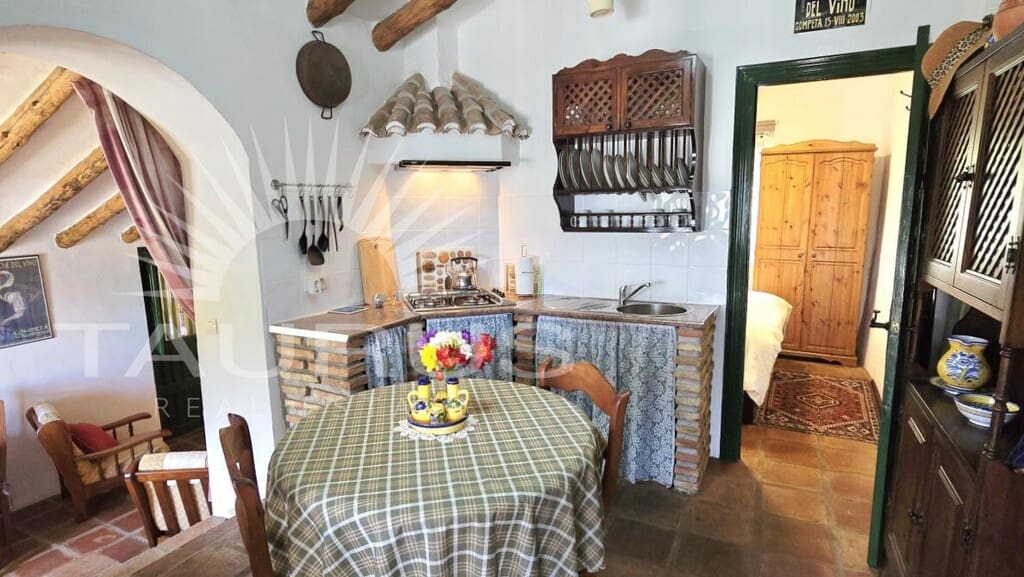 4 bedroom Villa for sale in Competa with pool garage - € 449,950 (Ref: 10168365)