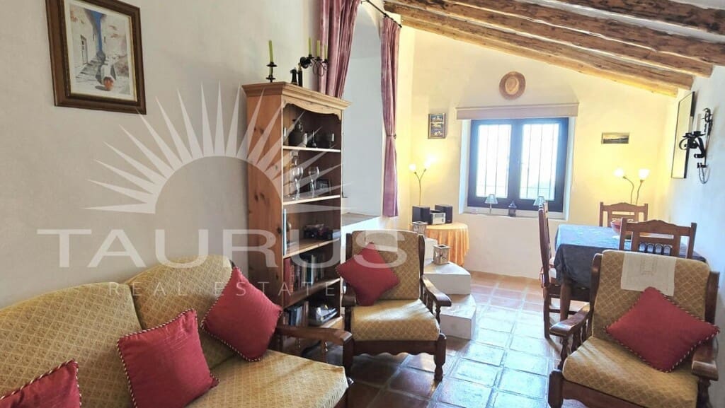 4 bedroom Villa for sale in Competa with pool garage - € 449,950 (Ref: 10168365)