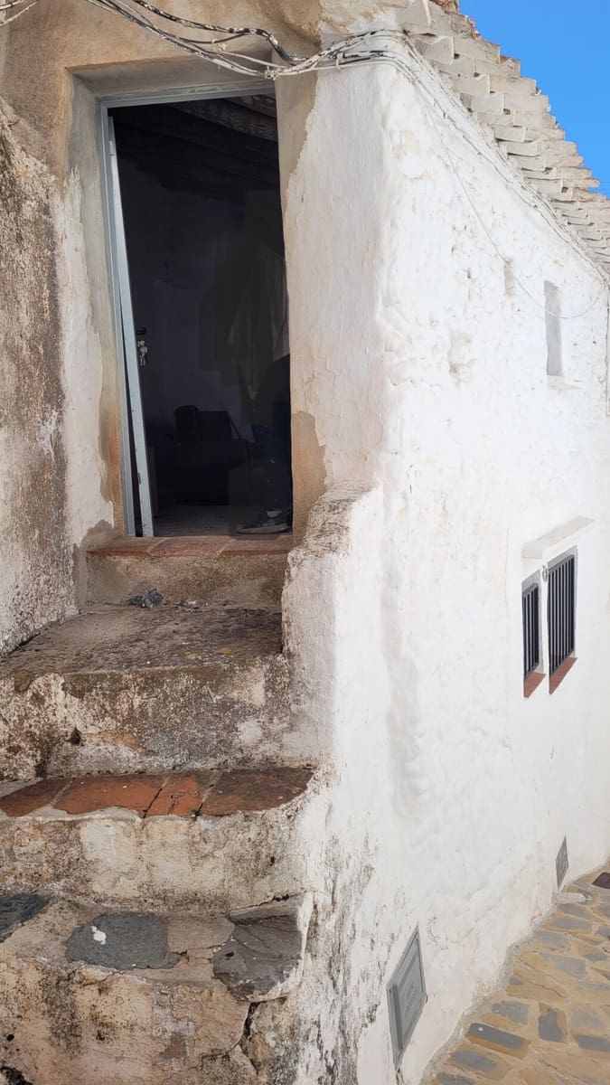 Haus zu verkaufen in Salares - 19.500 € (Ref: 10168366)