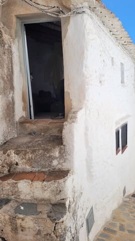 Townhouse for sale in Salares - € 19,500 (Ref: 10168366)
