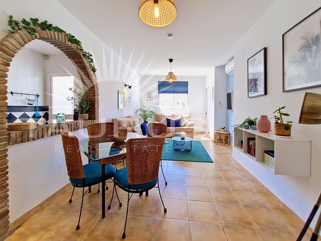 2 bedroom Apartment for sale in Canillas de Aceituno - € 149,950 (Ref: 10176857)
