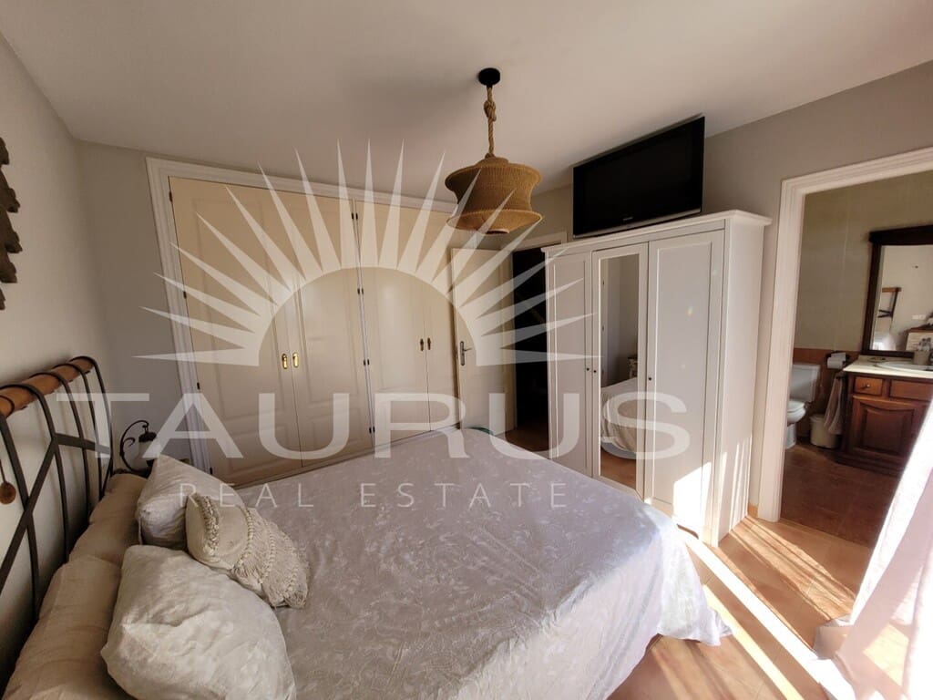 3 slaapkamer Huis te koop in Chilches met garage - € 465.000 (Ref: 10180369)