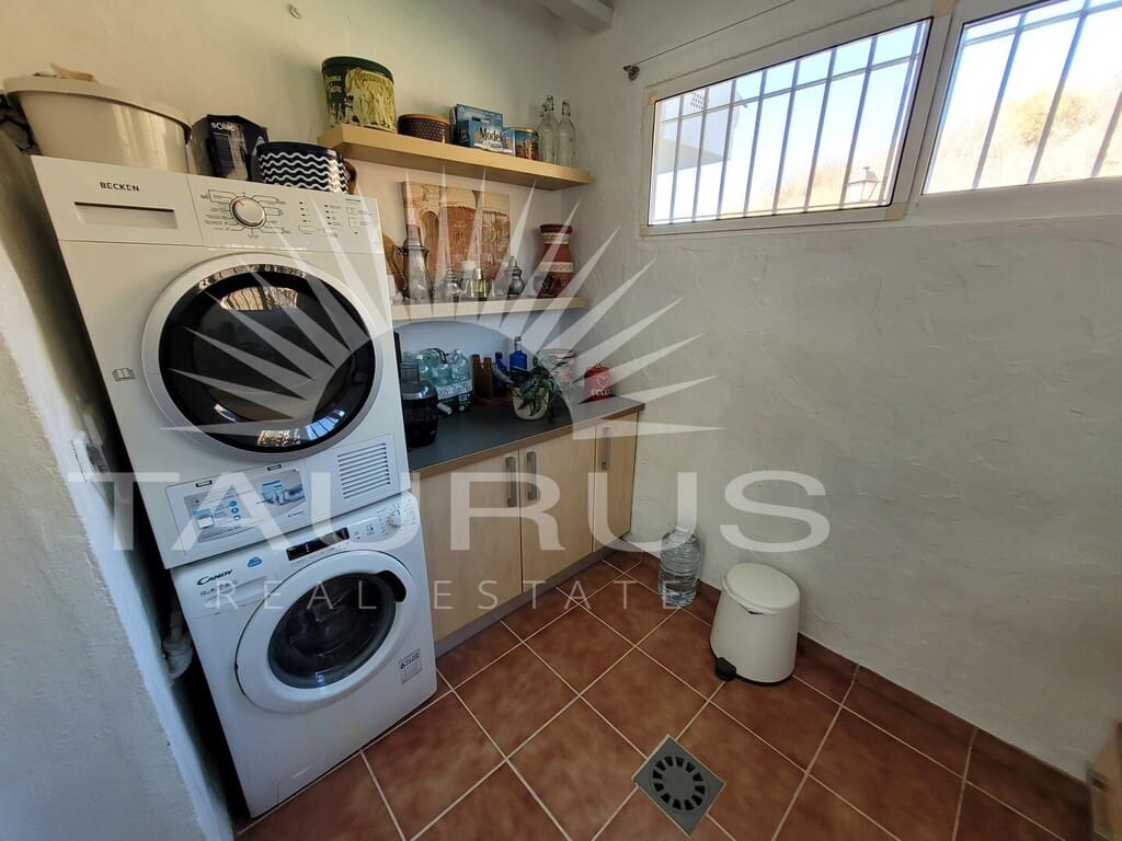 3 slaapkamer Huis te koop in Chilches met garage - € 465.000 (Ref: 10180369)