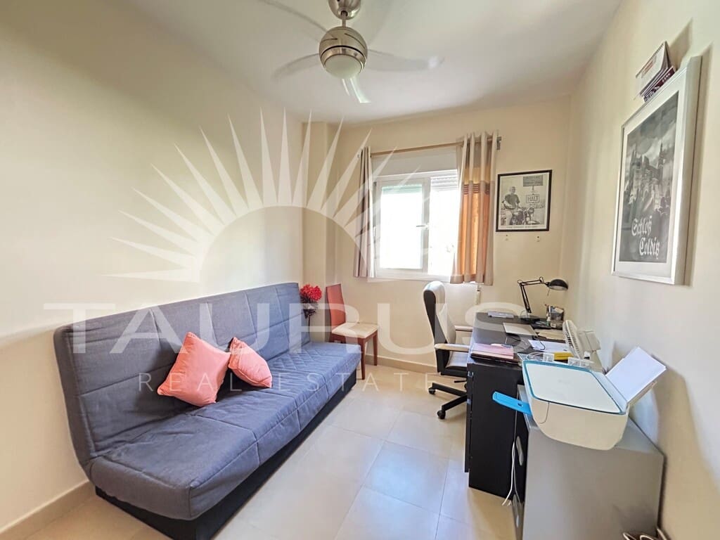 3 chambre Appartement à vendre à Caleta de Velez avec piscine garage - 339 000 € (Ref: 10182643)