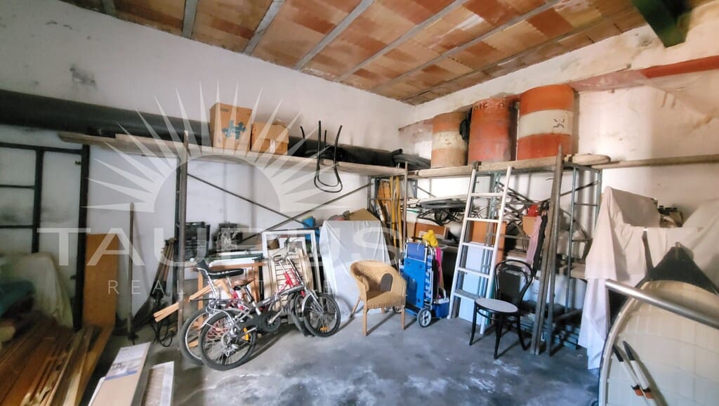 Kommersiell til salgs i Archez med garasje - € 135 000 (Ref: 10184283)