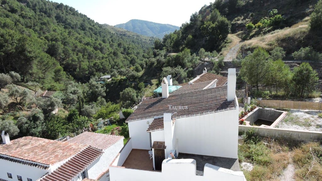 9 soveværelse Erhverv til salg i Frigiliana med swimmingpool - € 300.000 (Ref: 3162967)