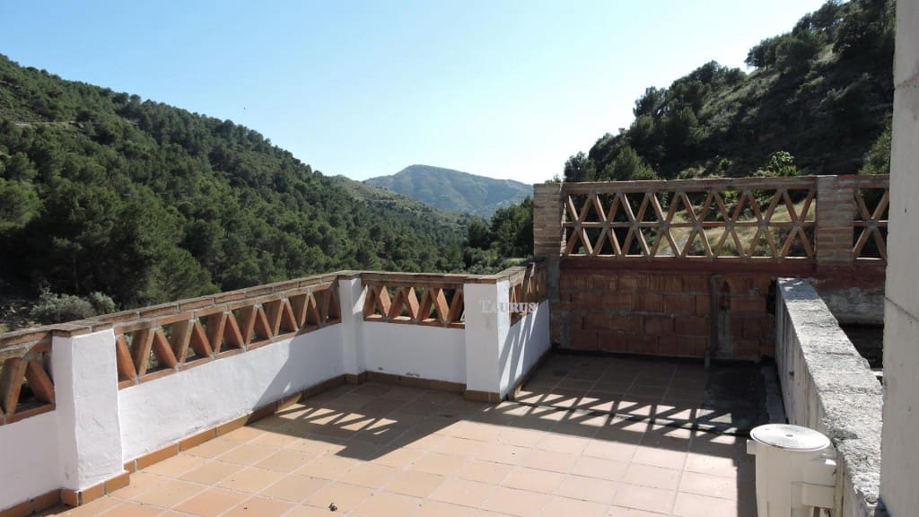 9 soveværelse Erhverv til salg i Frigiliana med swimmingpool - € 300.000 (Ref: 3162967)