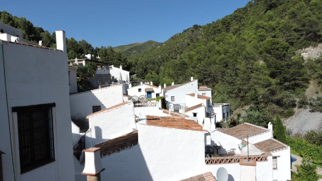 9 soveværelse Erhverv til salg i Frigiliana med swimmingpool - € 300.000 (Ref: 3162967)