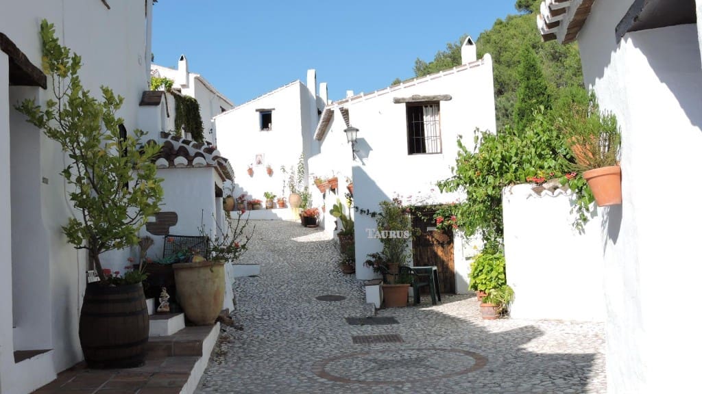 9 soveværelse Erhverv til salg i Frigiliana med swimmingpool - € 300.000 (Ref: 3162967)