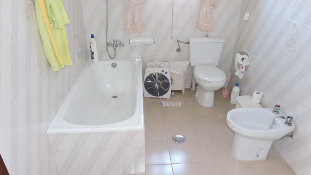 2 soverom Hus til salgs i Sayalonga - € 112 000 (Ref: 3162983)