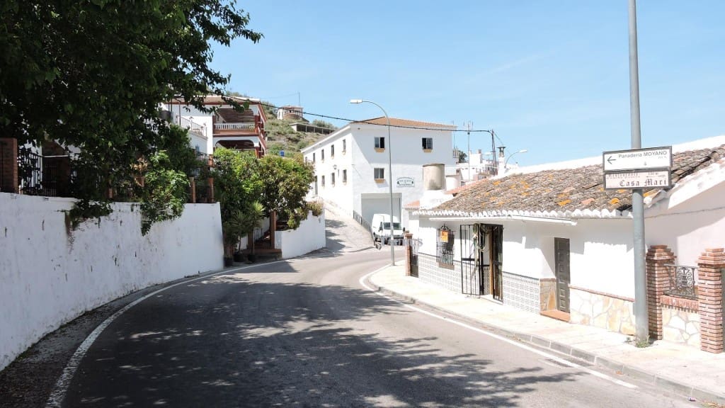 2 soverom Hus til salgs i Sayalonga - € 112 000 (Ref: 3162983)