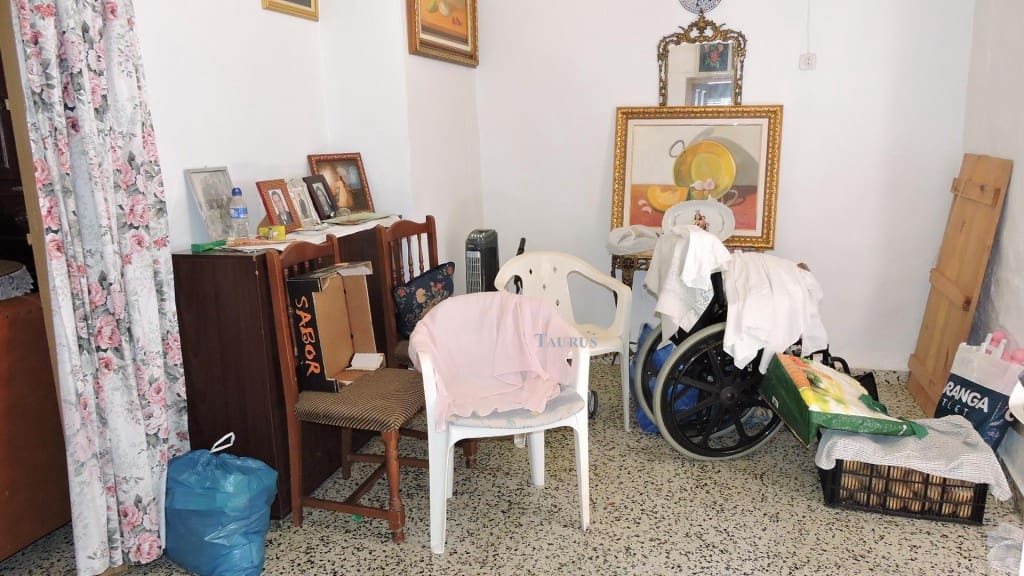 2 soverom Hus til salgs i Sayalonga - € 112 000 (Ref: 3162983)