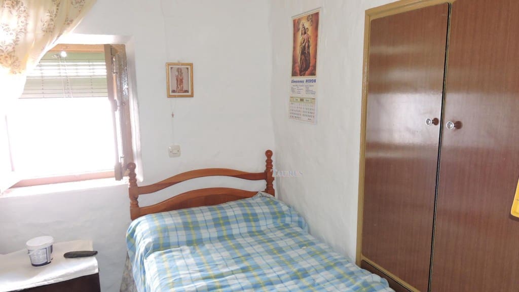 2 soverom Hus til salgs i Sayalonga - € 112 000 (Ref: 3162983)