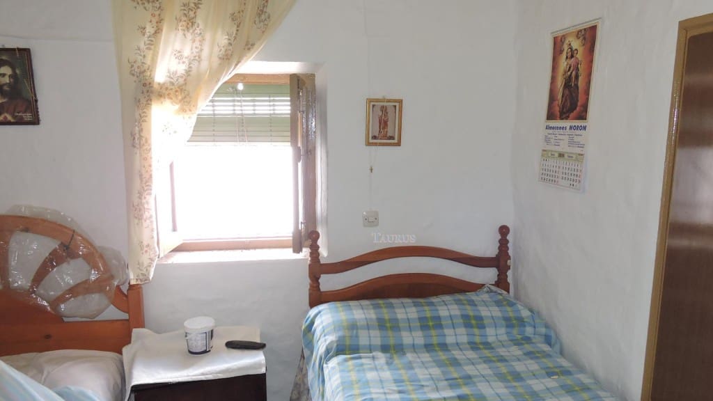 2 soverom Hus til salgs i Sayalonga - € 112 000 (Ref: 3162983)