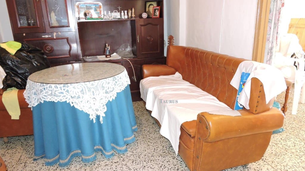 2 soverom Hus til salgs i Sayalonga - € 112 000 (Ref: 3162983)