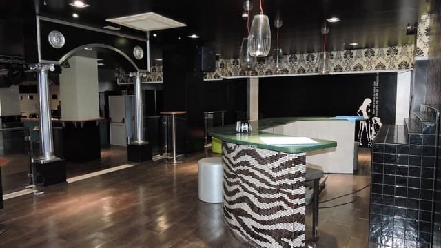 Kommersiell till salu i Cómpeta med garage - 365 000 € (Ref: 3163024)