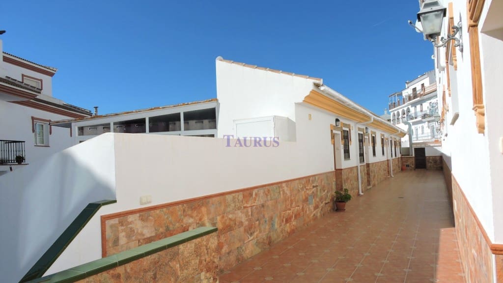 3 soveværelse Byhus til salg i Competa med garage - € 180.000 (Ref: 3163037)