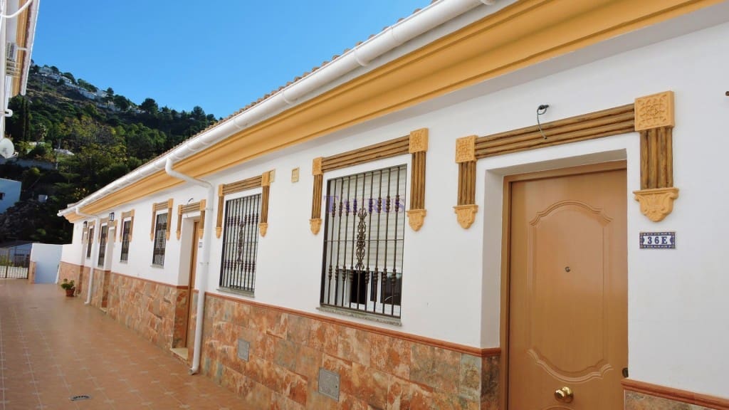 3 soveværelse Byhus til salg i Competa med garage - € 180.000 (Ref: 3163037)