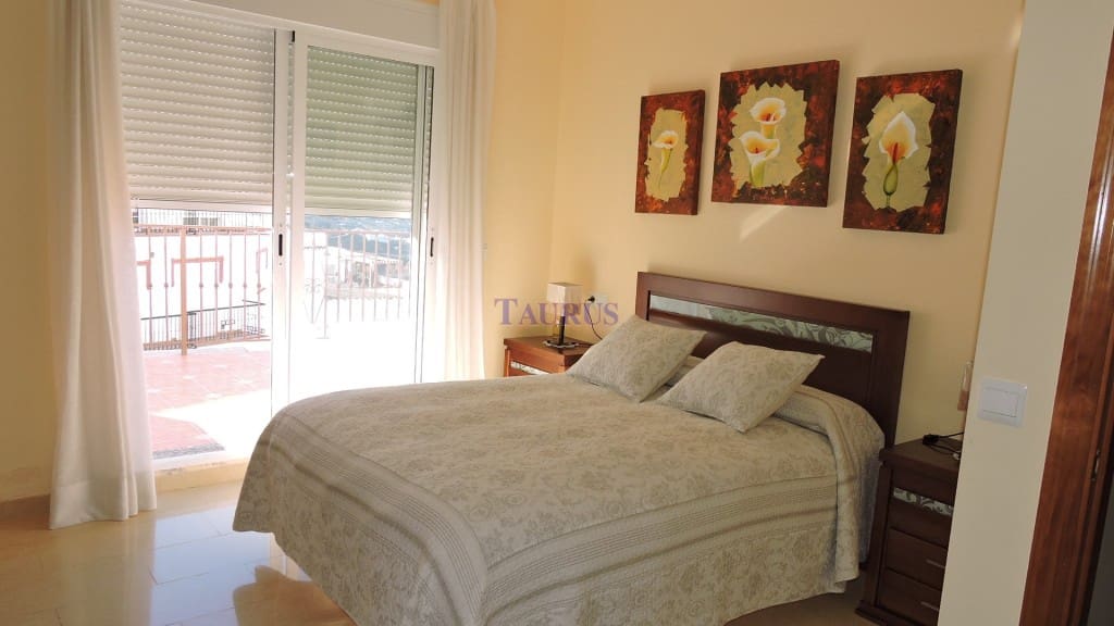 3 soveværelse Byhus til salg i Competa med garage - € 180.000 (Ref: 3163037)