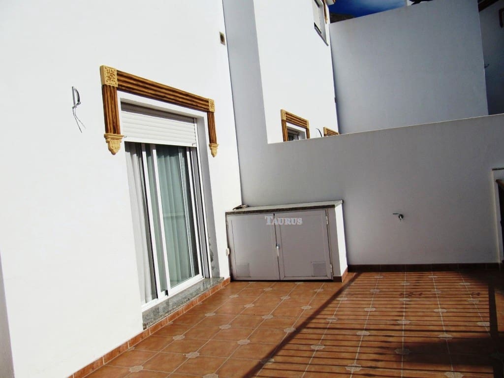 3 soveværelse Byhus til salg i Competa med garage - € 180.000 (Ref: 3163037)