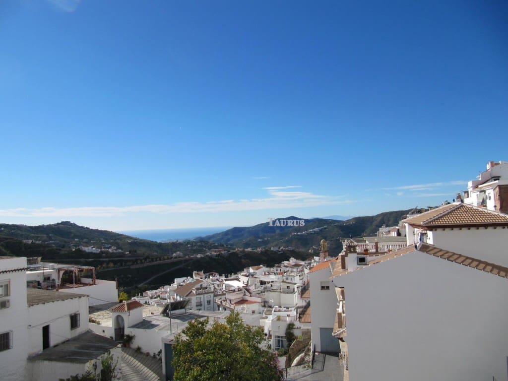 3 soveværelse Byhus til salg i Competa med garage - € 180.000 (Ref: 3163037)