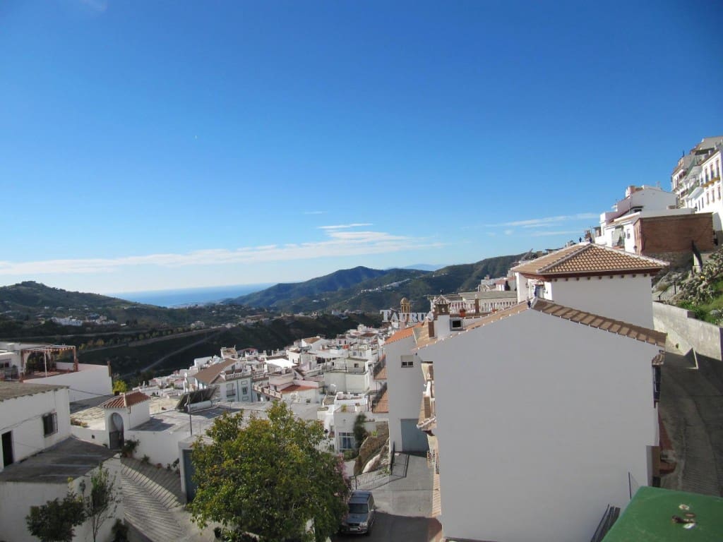 3 soveværelse Byhus til salg i Competa med garage - € 180.000 (Ref: 3163037)