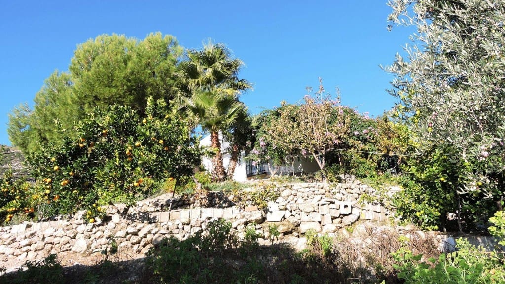 3 bedroom Villa for sale in Competa with pool garage - € 262,000 (Ref: 3163041)