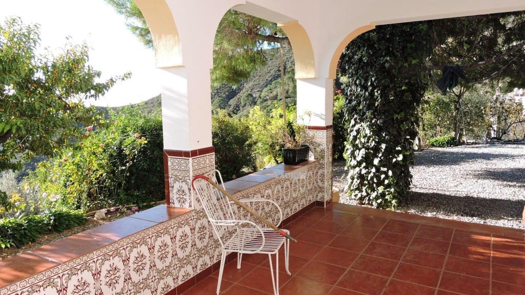 3 bedroom Villa for sale in Competa with pool garage - € 262,000 (Ref: 3163041)