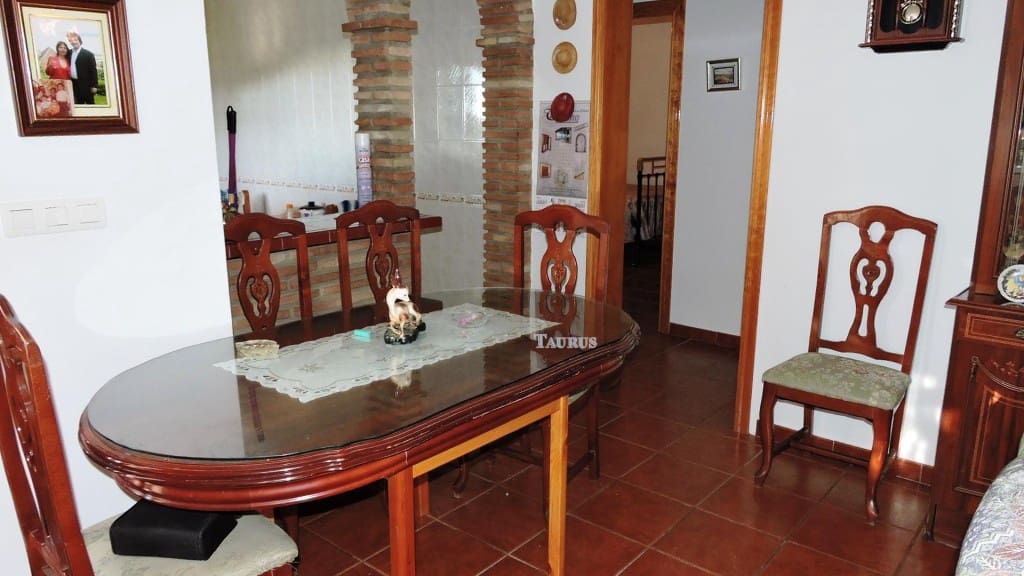 3 bedroom Villa for sale in Competa with pool garage - € 262,000 (Ref: 3163041)