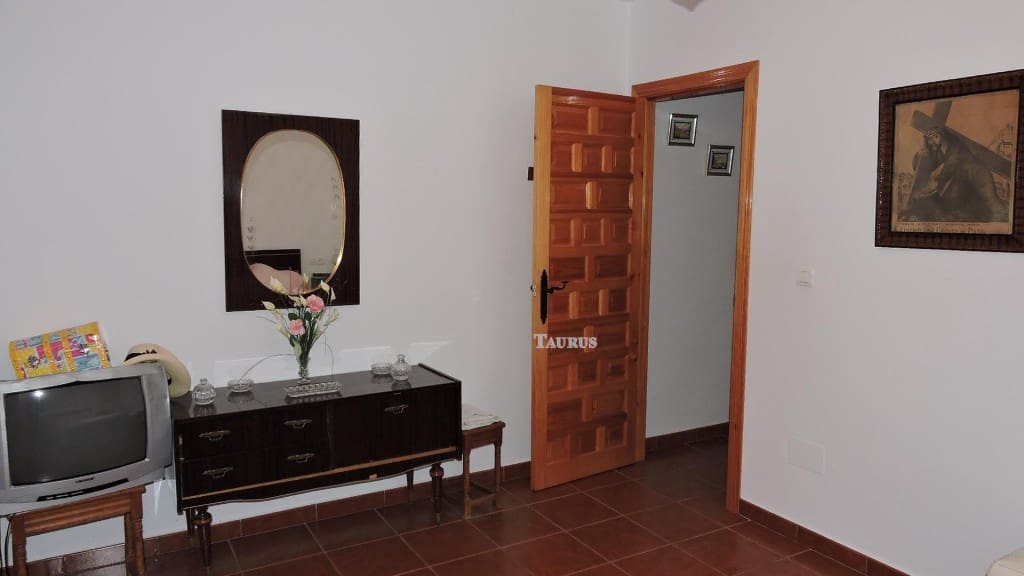 3 bedroom Villa for sale in Competa with pool garage - € 262,000 (Ref: 3163041)