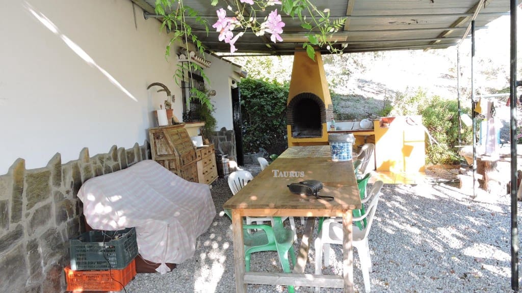 3 bedroom Villa for sale in Competa with pool garage - € 262,000 (Ref: 3163041)