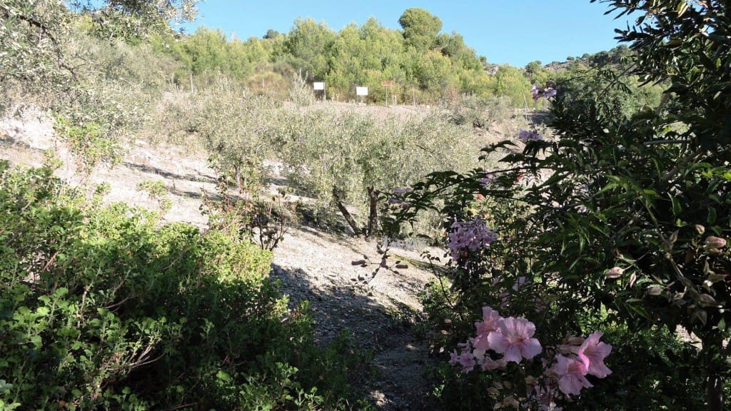 3 bedroom Villa for sale in Competa with pool garage - € 262,000 (Ref: 3163041)