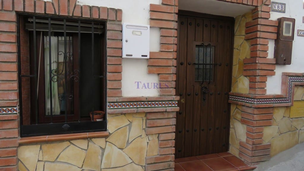 2 slaapkamer Huis te koop in Competa - € 66.000 (Ref: 3163145)