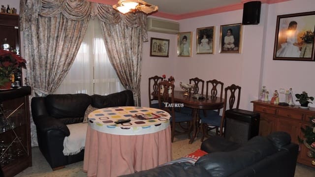 4 bedroom Apartment for sale in Cómpeta - € 180,000 (Ref: 3163147)