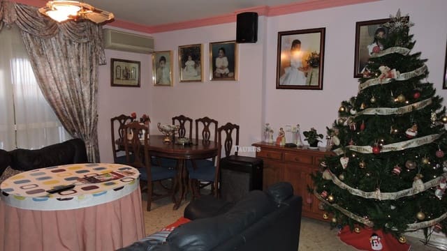 4 bedroom Apartment for sale in Cómpeta - € 180,000 (Ref: 3163147)