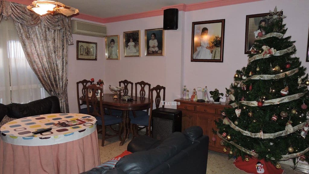 4 camera da letto Appartamento in vendita in Competa con garage - 180.000 € (Rif: 3163147)