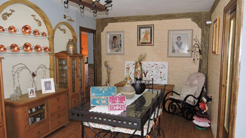 4 soveværelse Byhus til salg i Canillas de Albaida - € 175.000 (Ref: 3163155)