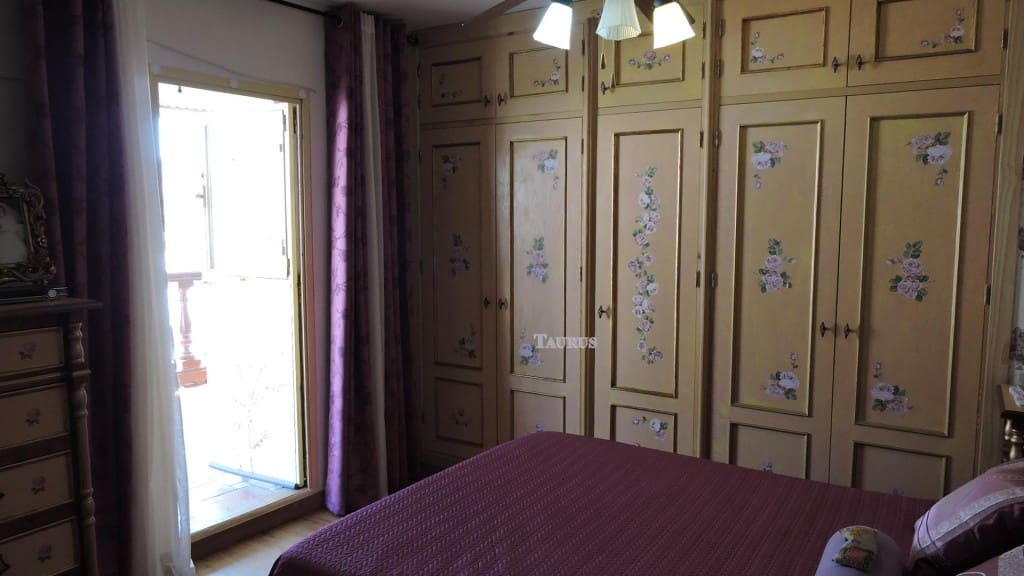 4 soveværelse Byhus til salg i Canillas de Albaida - € 175.000 (Ref: 3163155)