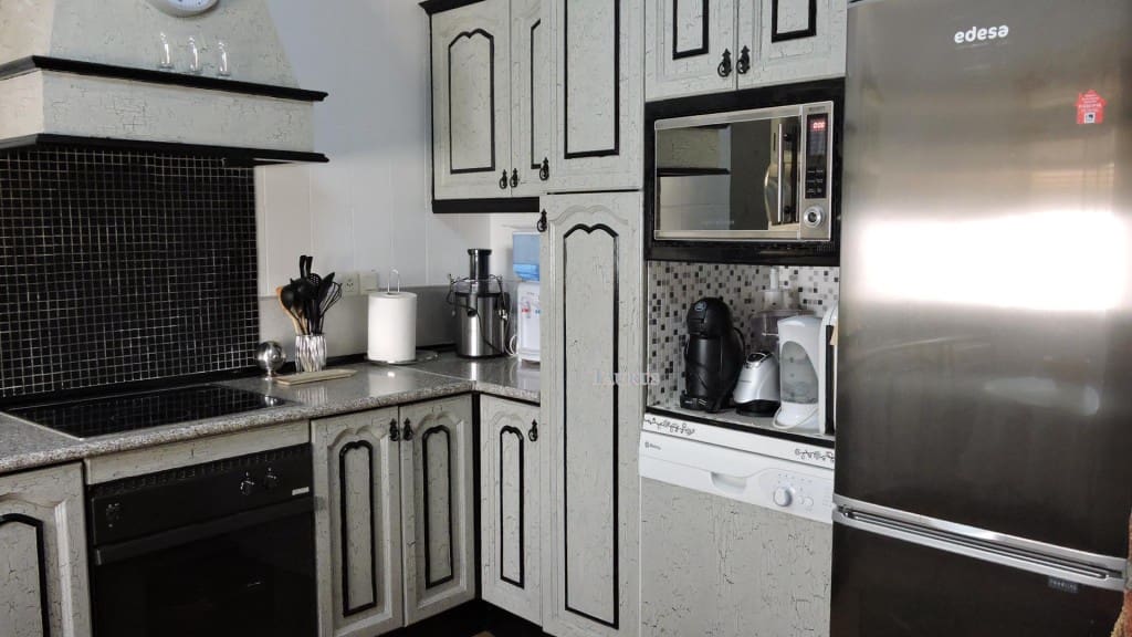 4 soveværelse Byhus til salg i Canillas de Albaida - € 175.000 (Ref: 3163155)