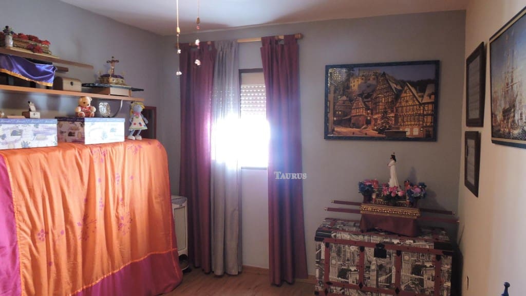 4 soveværelse Byhus til salg i Canillas de Albaida - € 175.000 (Ref: 3163155)