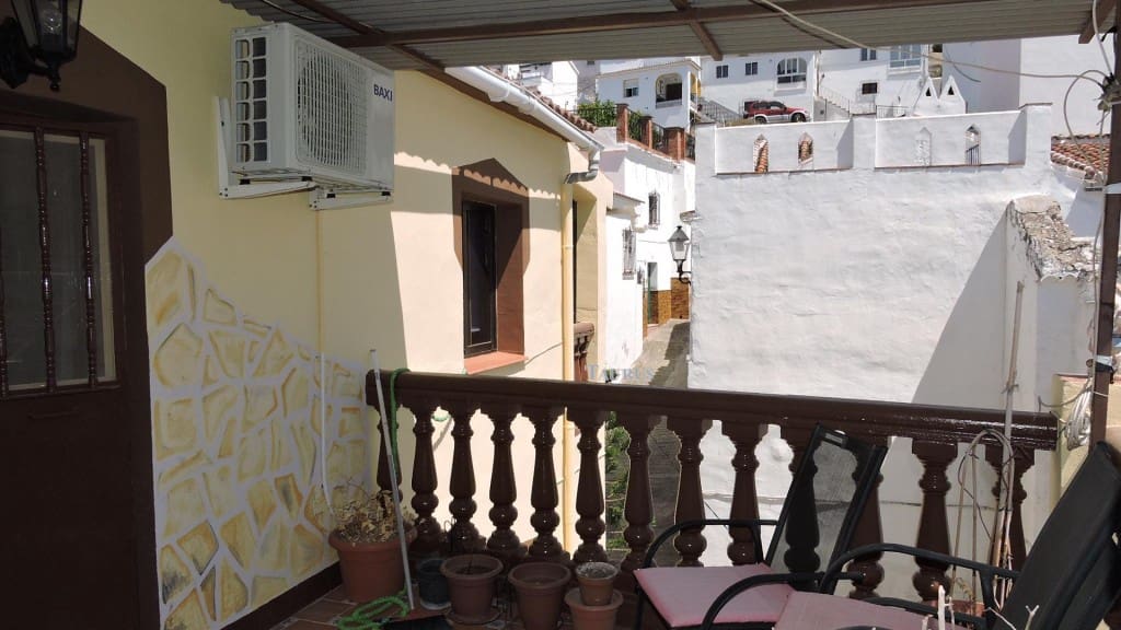 4 soveværelse Byhus til salg i Canillas de Albaida - € 175.000 (Ref: 3163155)