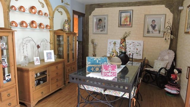 4 soveværelse Byhus til salg i Canillas de Albaida - € 175.000 (Ref: 3163155)